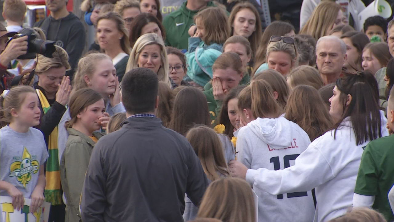 Crash victims procession 18.jpg